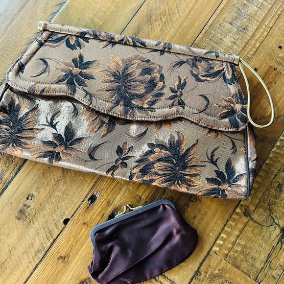 Vintage Mid-Century-Modern Gold Lame Clutch Purse - Picture 10 of 16